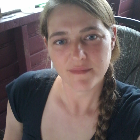 Meet your Posher, Pam - Picture 1 of 1